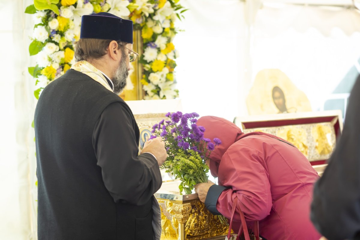 Praznicul Bisericii „Sfânta Vineri”- Drumul Taberei 311786