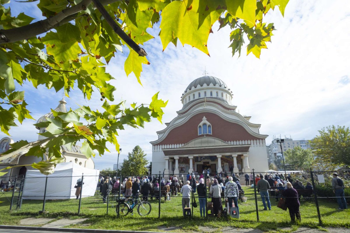 Praznicul Bisericii „Sfânta Vineri”- Drumul Taberei 311790