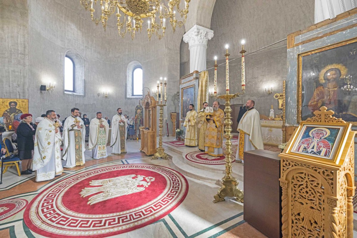 Raclă înnoită pentru Biserica „Sfânta Vineri”-Herasca din Capitală 311742