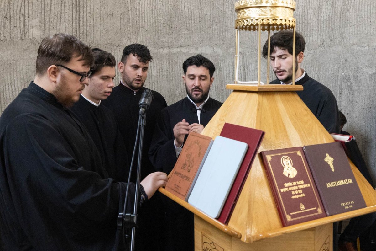 Raclă înnoită pentru Biserica „Sfânta Vineri”-Herasca din Capitală 311745