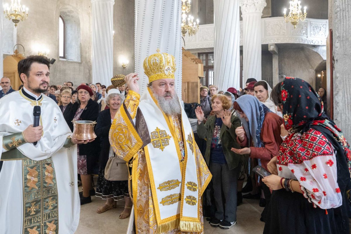 Raclă înnoită pentru Biserica „Sfânta Vineri”-Herasca din Capitală 311756