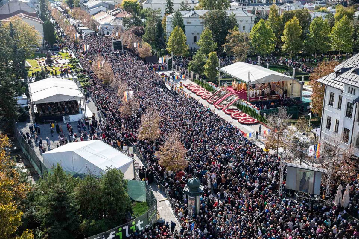 Sfânta Parascheva, cinstită în rugăciune de mii de suflete 311647