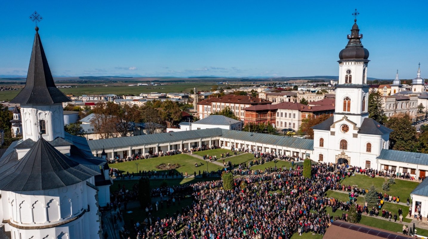 Hramul Catedralei Arhiepiscopale din Roman 311847