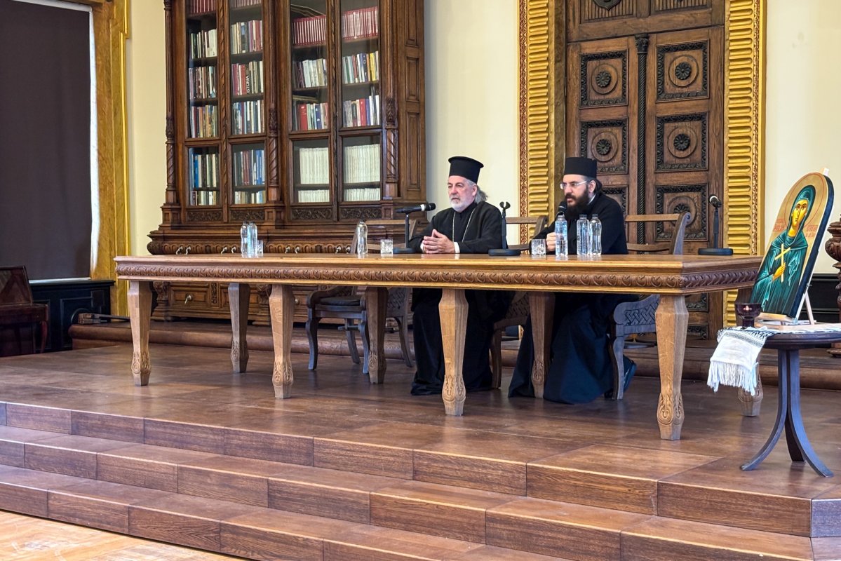 Înaltpreasfințitul Părinte Nikitas le-a vorbit studenților teologi ieșeni 311893