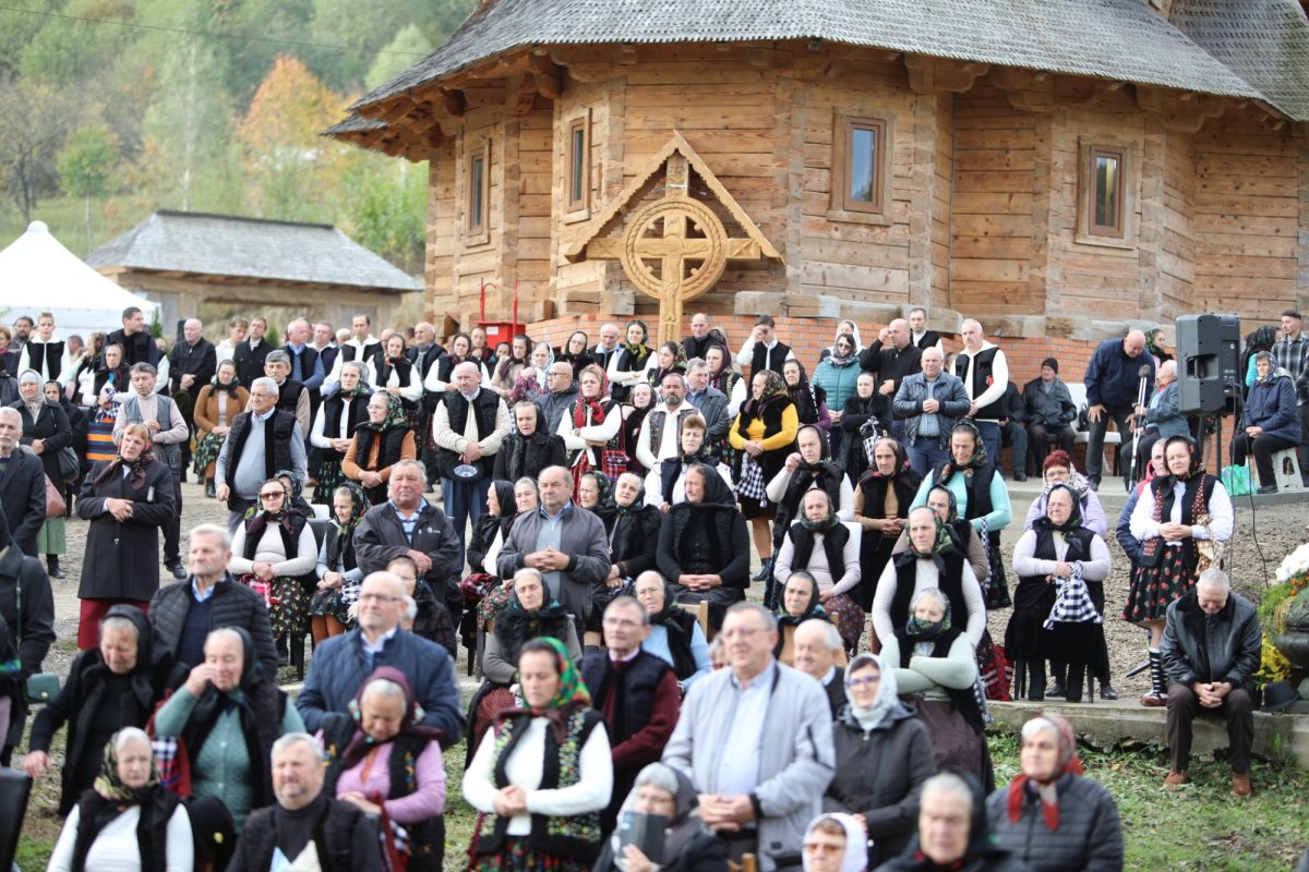 Mii de credincioşi la hramul Schitului Strâmtura 311836
