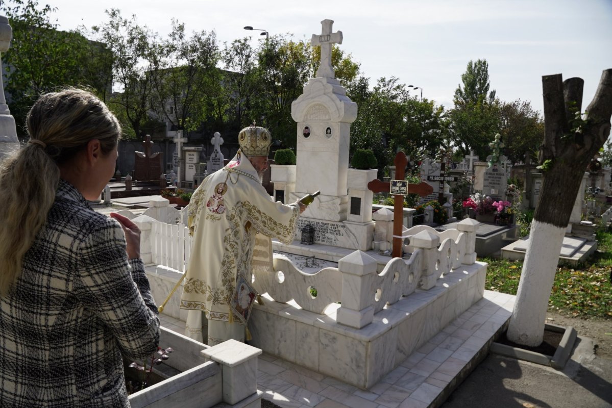 Popas de rugăciune la o biserică gălăţeană 311855