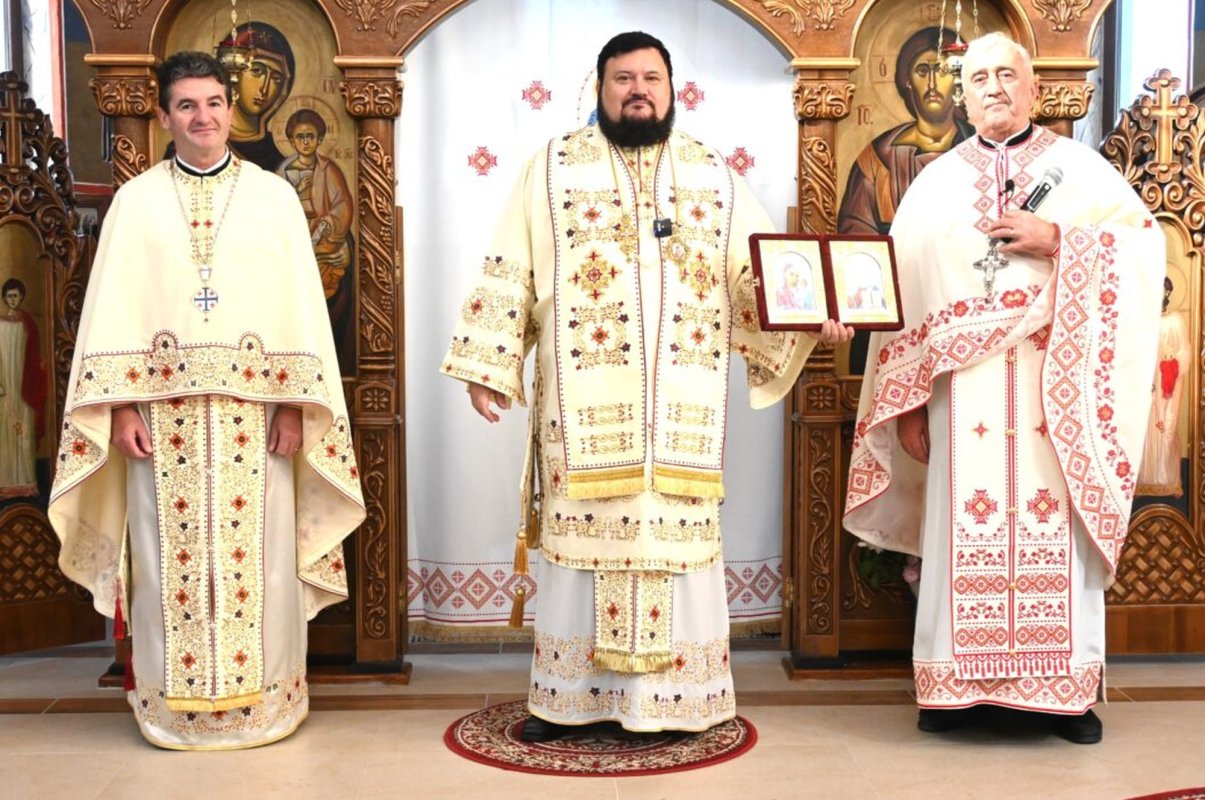 Sărbătoare la Biserica „Sfânta Cuvioasă Parascheva” din Șimleu Silvaniei 311832