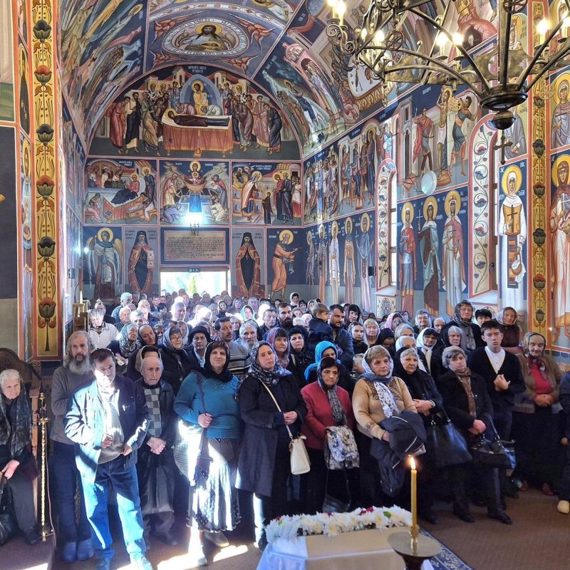 Slujire arhierească la hramul Mănăstirii Subpiatră 311840