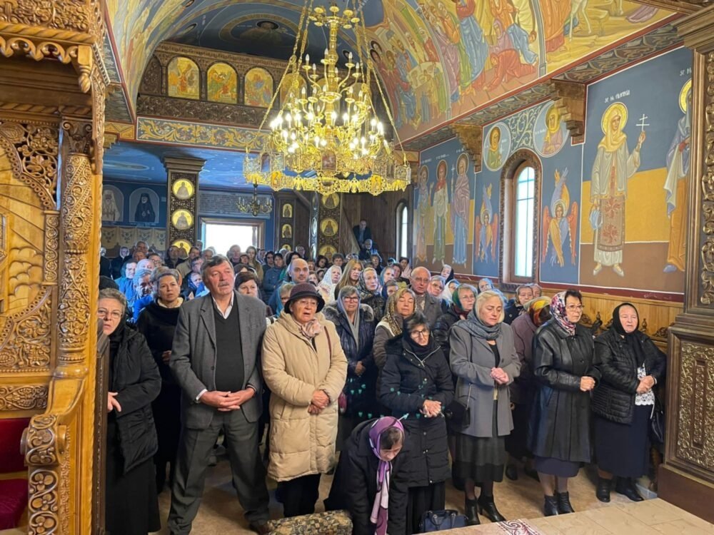 Cinstirea Sfintei Parascheva la un schit arădean 312015