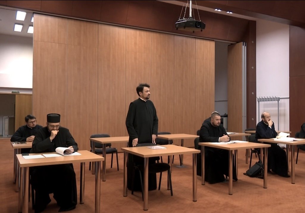 Examen pentru obținerea gradului 1 în preoție organizat la București 312010