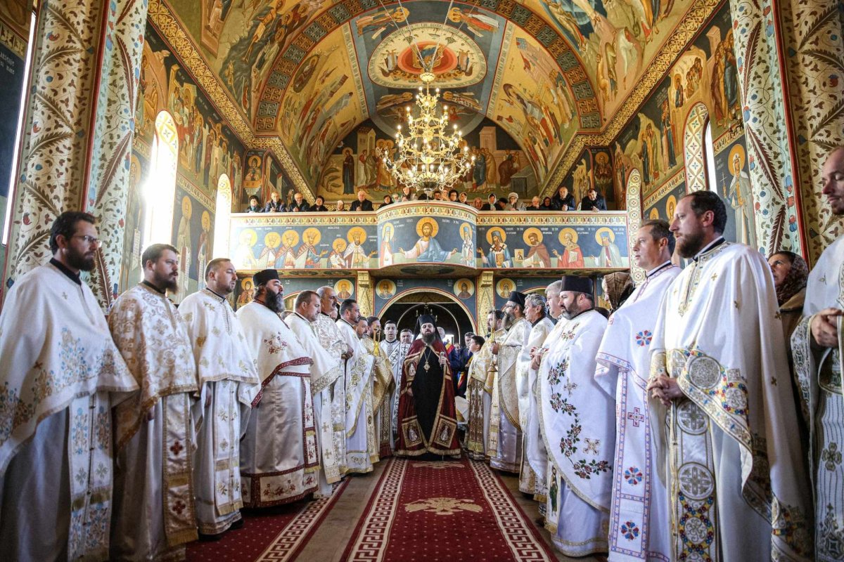 Hramul Mănăstirii Râșca Transilvană 311994