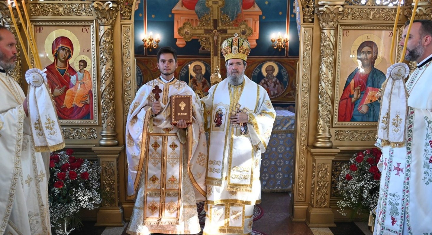 Sărbătoare în comunitatea orădeană adunată în jurul Sfintei Cuvioase Parascheva 311988