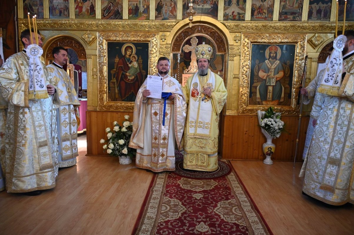 Sărbătoare în comunitatea orădeană adunată în jurul Sfintei Cuvioase Parascheva 311992