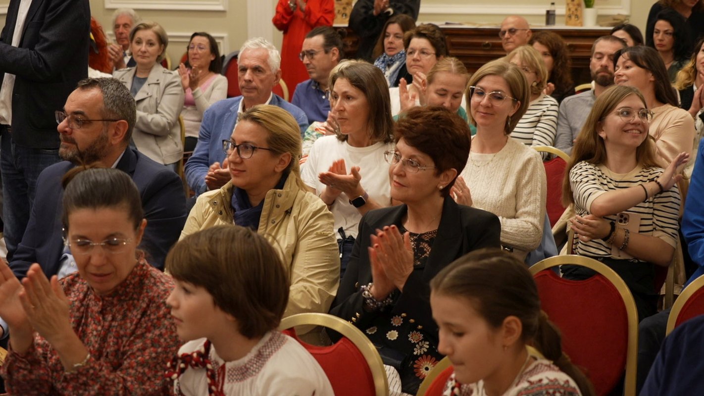 Evenimente de succes pentru filmul „Coroana României” în Franța 312134