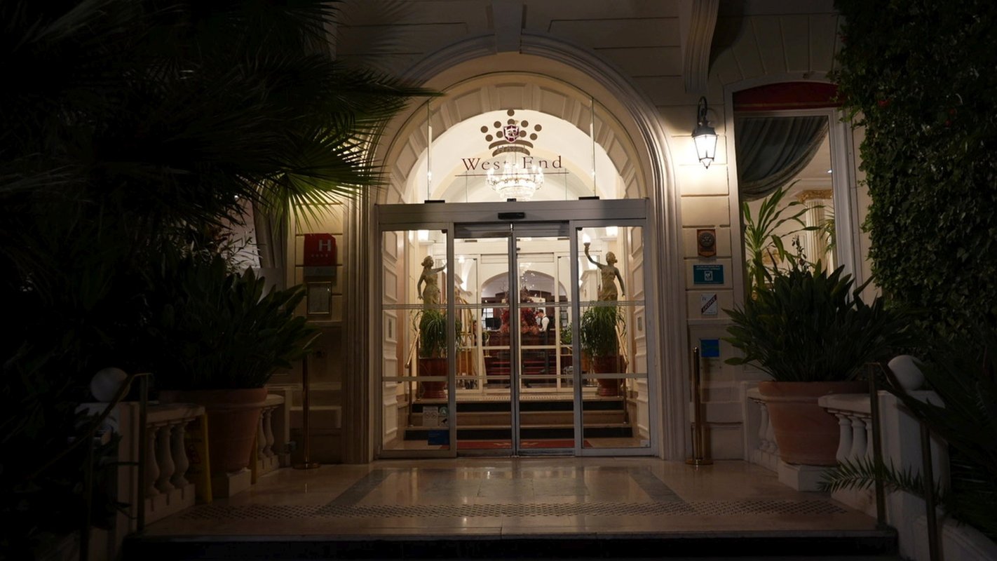 Evenimente de succes pentru filmul „Coroana României” în Franța 312139