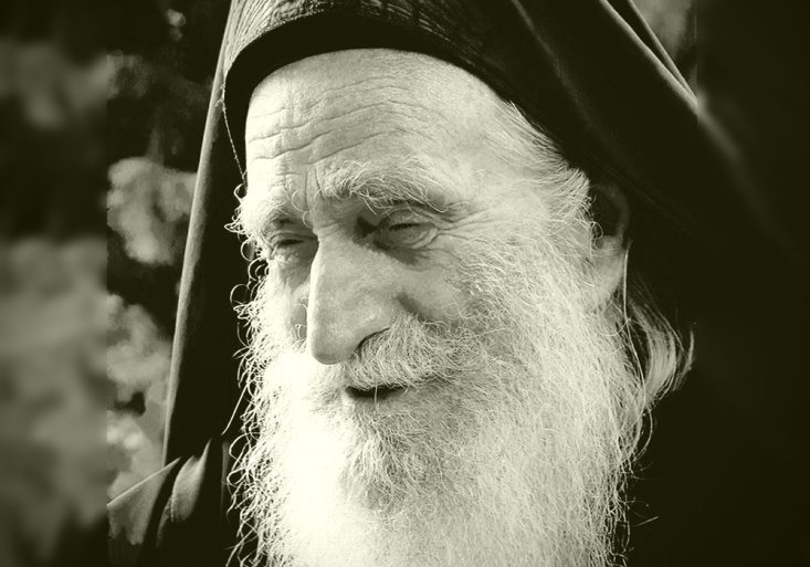 Spiritualitatea isihastă a Cuviosului Dionisie de la Colciu și angajarea în dobândirea „minții lui Hristos” 312160