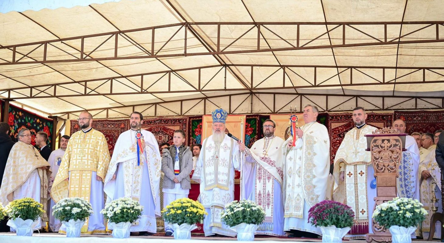 Binecuvântare arhierească la biserica din Țaga, judeţul Cluj 312389