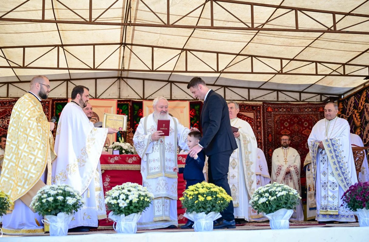 Binecuvântare arhierească la biserica din Țaga, judeţul Cluj 312391