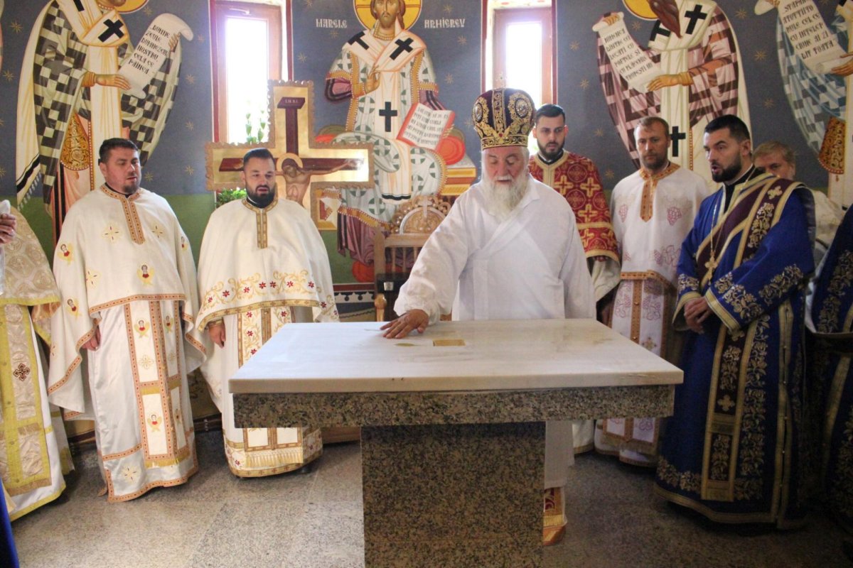 Noi lăcașuri de rugăciune târnosite de Mitropolitul Olteniei 312430