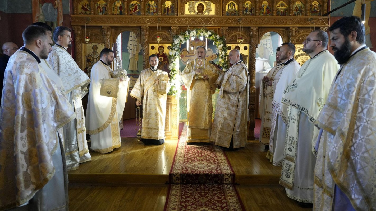 Pictura bisericii din Broşteni, judeţul Sibiu, a fost sfinţită 312465