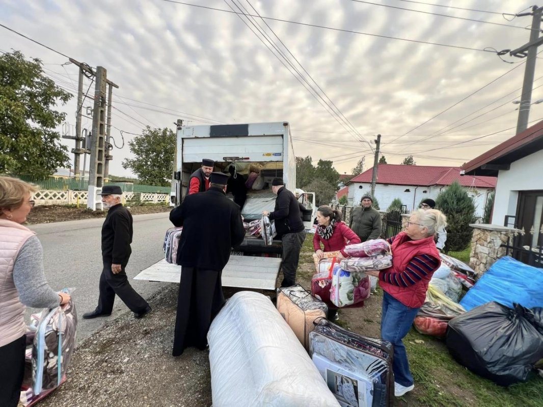 Sprijin oferit de Arhiepiscopia Romanului și Bacăului pentru sinistrații din Galați și Vaslui 312624
