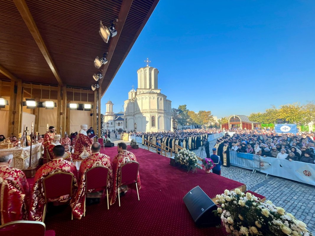 Mucenicul Dimitrie cinstit la București de Arhiepiscopul Ciprului 313147