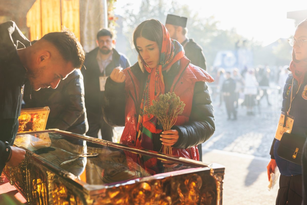 Mucenicul Dimitrie cinstit la București de Arhiepiscopul Ciprului 313292