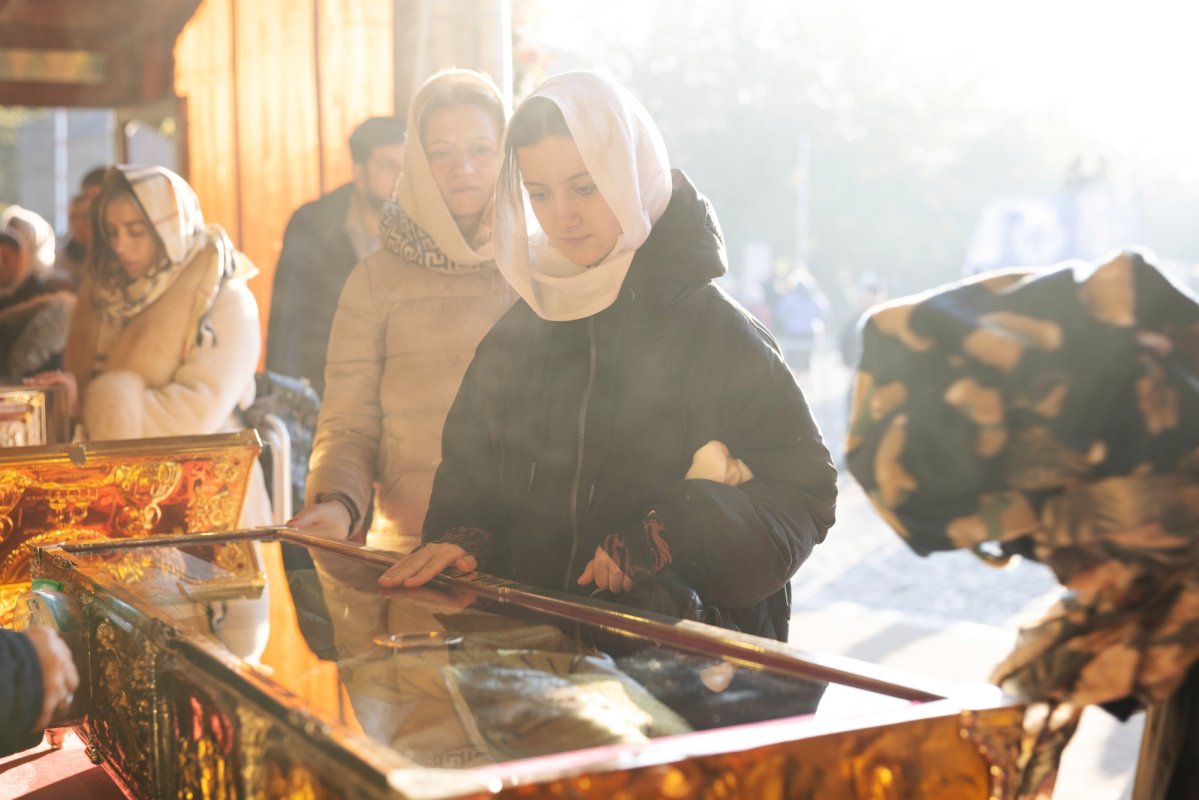 Mucenicul Dimitrie cinstit la București de Arhiepiscopul Ciprului 313293