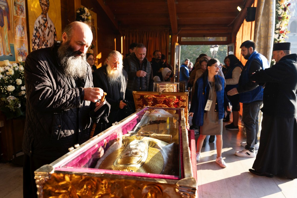 Mucenicul Dimitrie cinstit la București de Arhiepiscopul Ciprului 313294