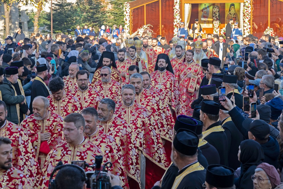 Mucenicul Dimitrie cinstit la București de Arhiepiscopul Ciprului 313296