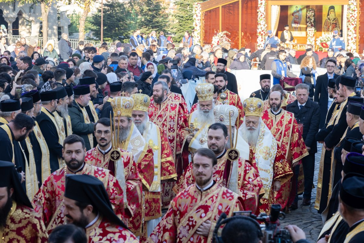 Mucenicul Dimitrie cinstit la București de Arhiepiscopul Ciprului 313297