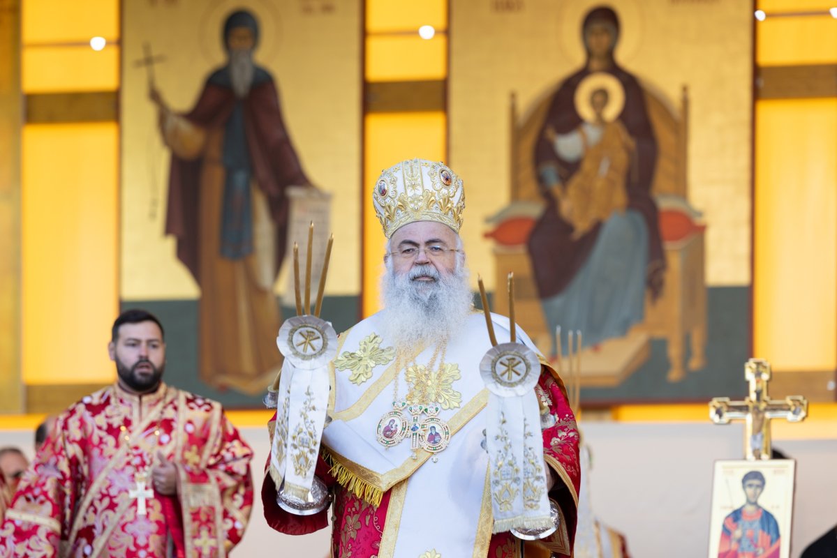 Mucenicul Dimitrie cinstit la București de Arhiepiscopul Ciprului 313305