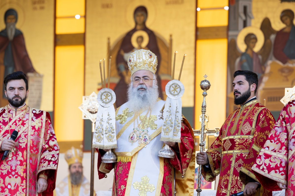 Mucenicul Dimitrie cinstit la București de Arhiepiscopul Ciprului 313308