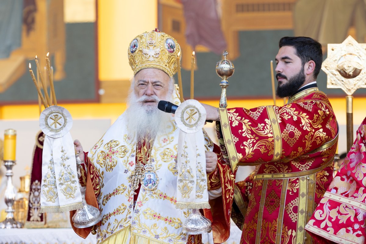 Mucenicul Dimitrie cinstit la București de Arhiepiscopul Ciprului 313309