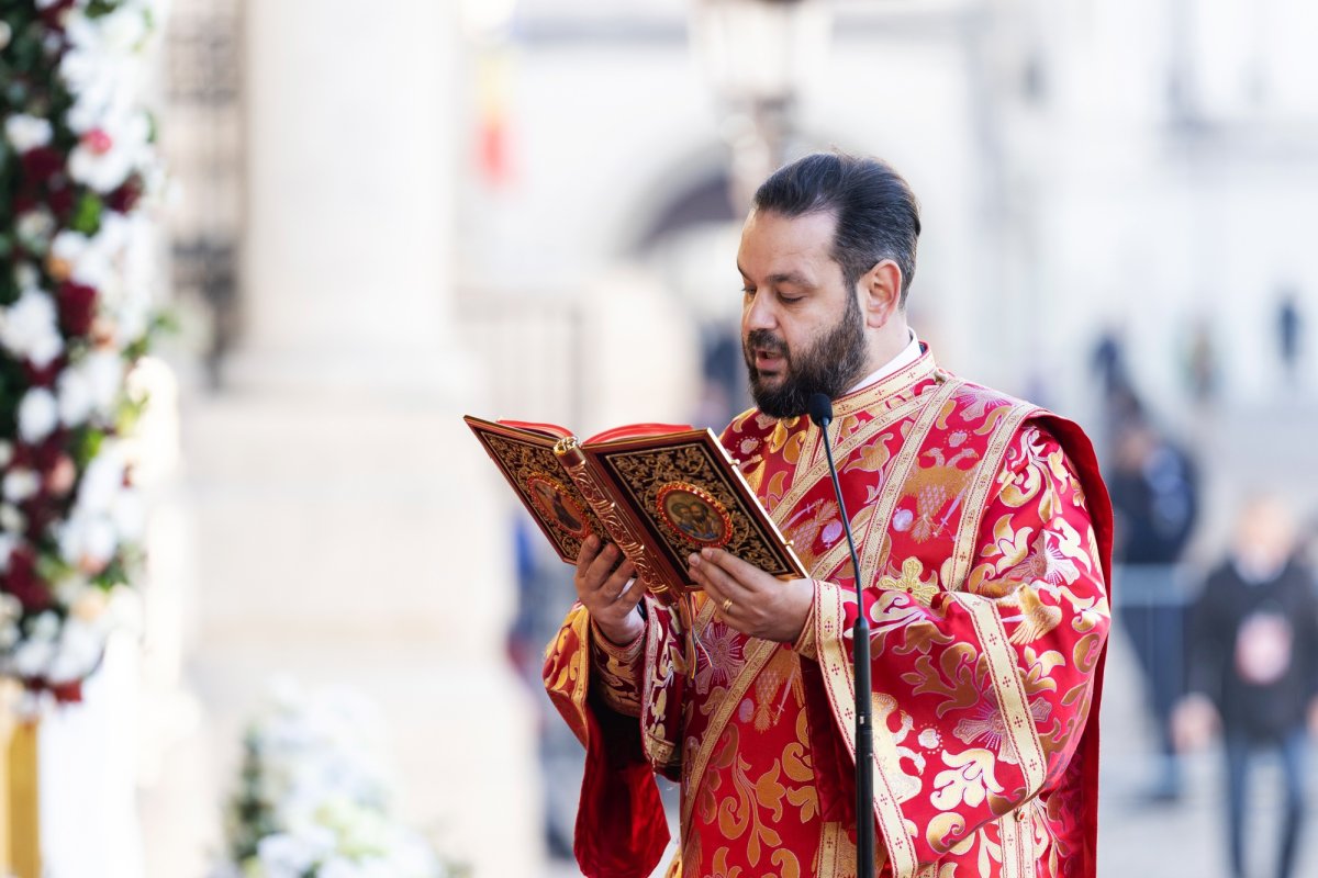 Mucenicul Dimitrie cinstit la București de Arhiepiscopul Ciprului 313310