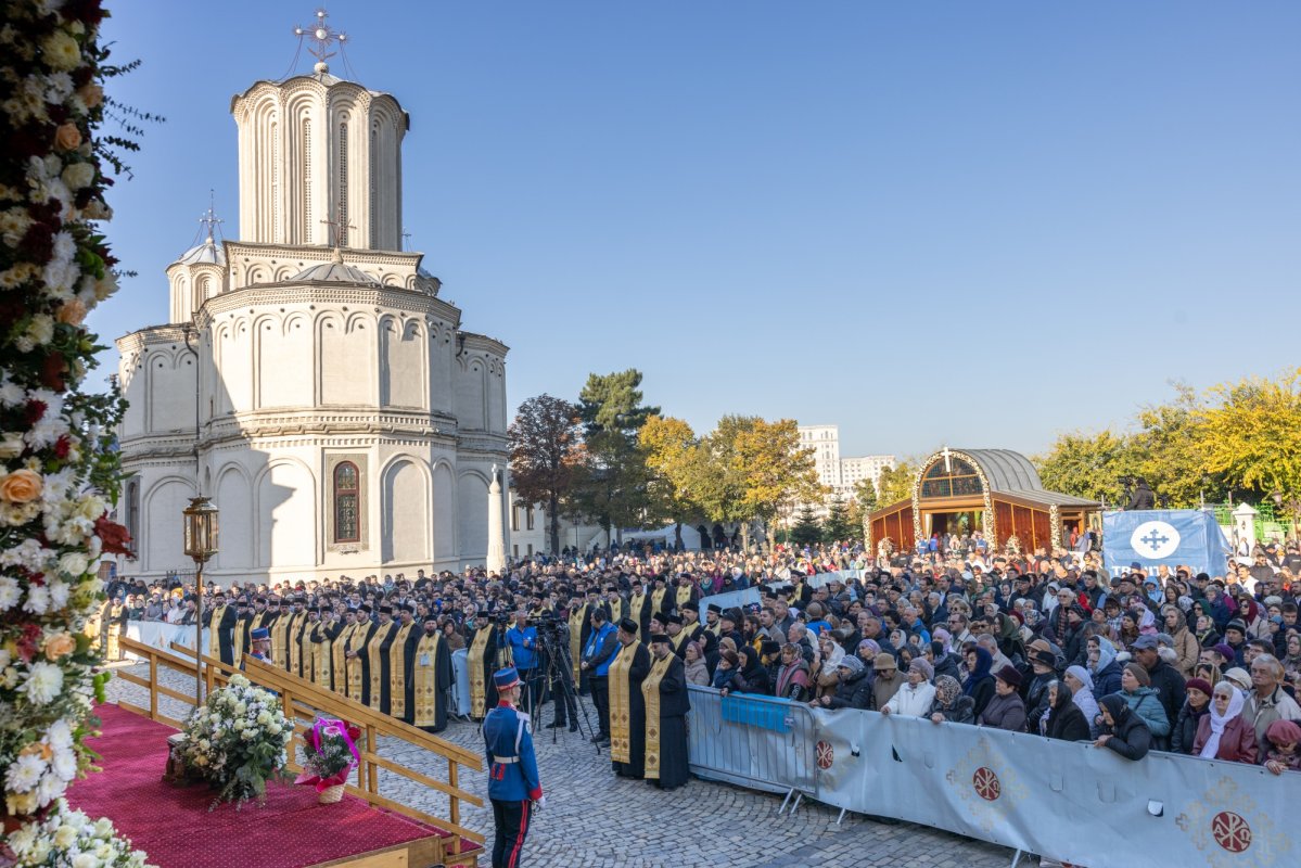 Mucenicul Dimitrie cinstit la București de Arhiepiscopul Ciprului 313311