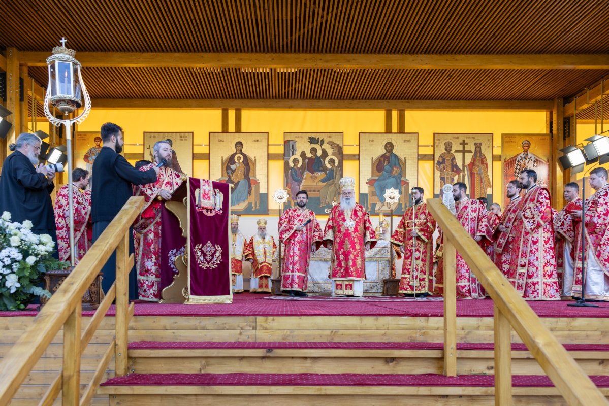 Mucenicul Dimitrie cinstit la București de Arhiepiscopul Ciprului 313312