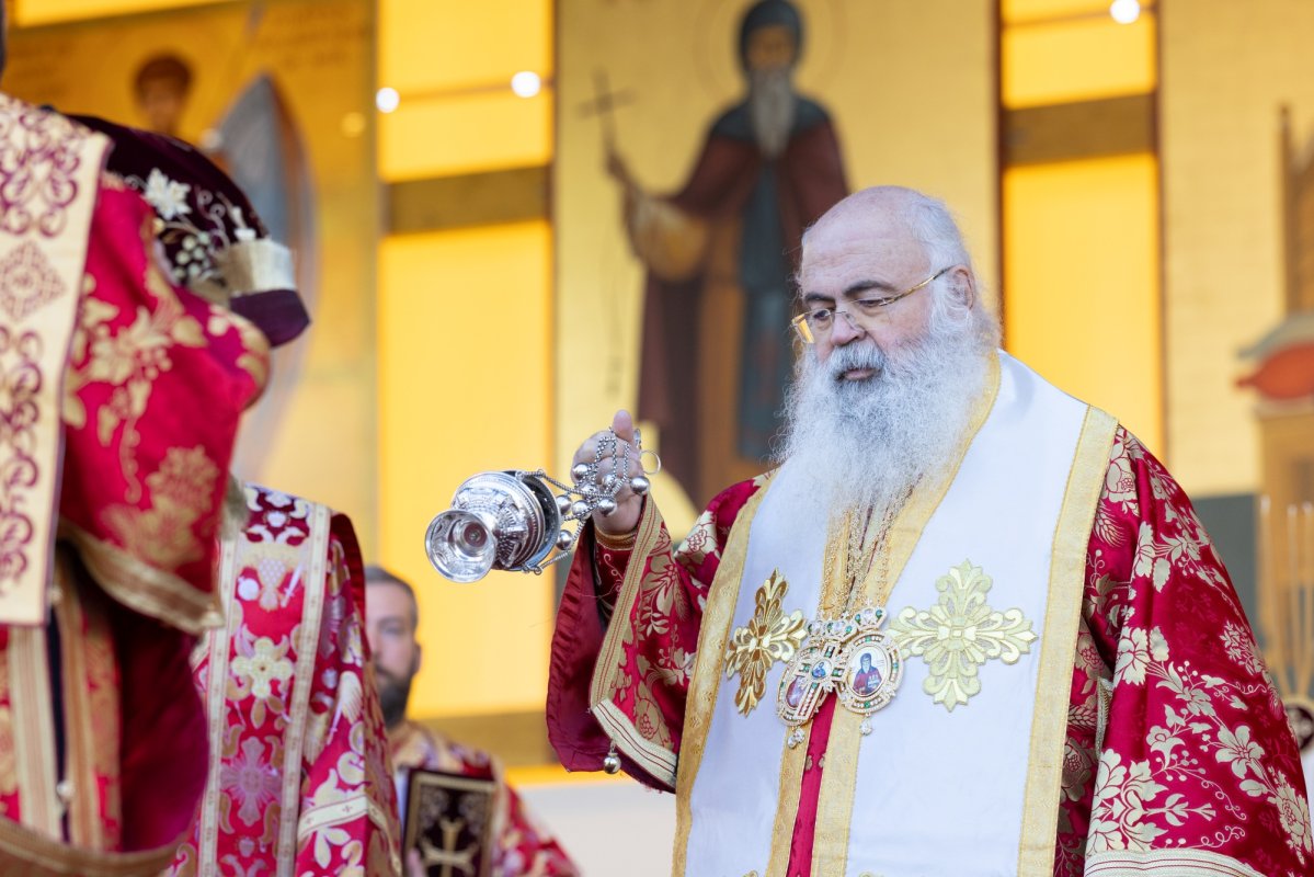 Mucenicul Dimitrie cinstit la București de Arhiepiscopul Ciprului 313324