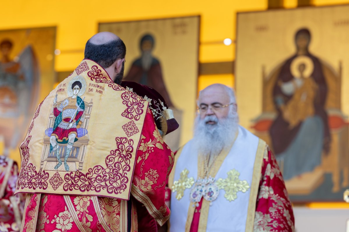 Mucenicul Dimitrie cinstit la București de Arhiepiscopul Ciprului 313325