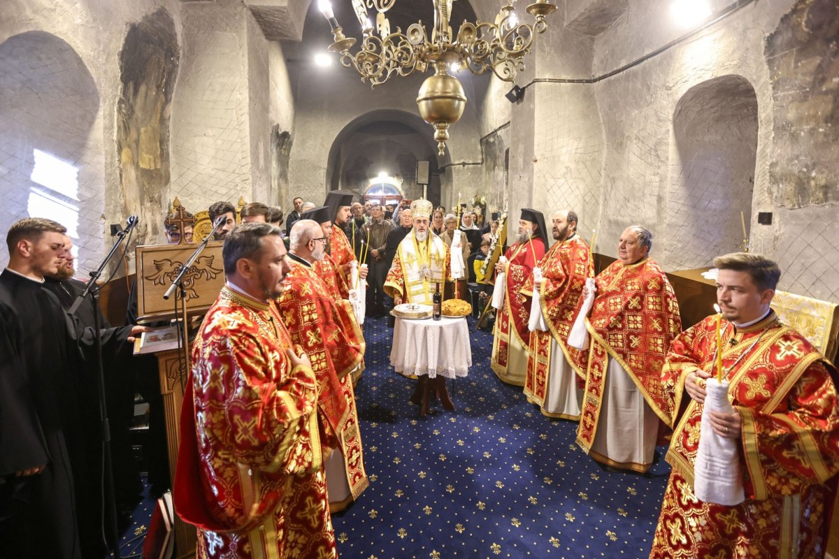 Sărbătoare la o mănăstire renăscută din județul Buzău 313916