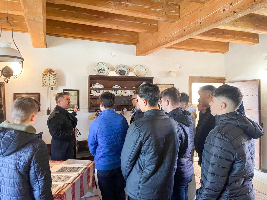 De la redutabile cetăți pământești la tainice porți cerești 314016