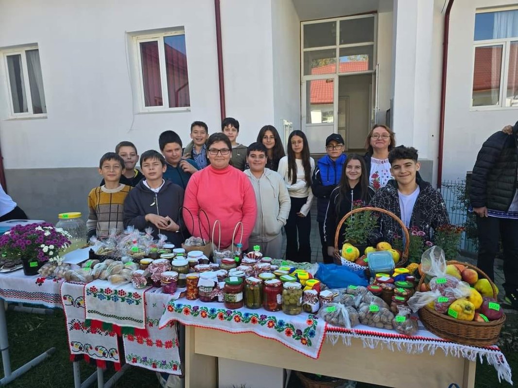 „Festivalul toamnei” într‑o localitate argeşeană 314029