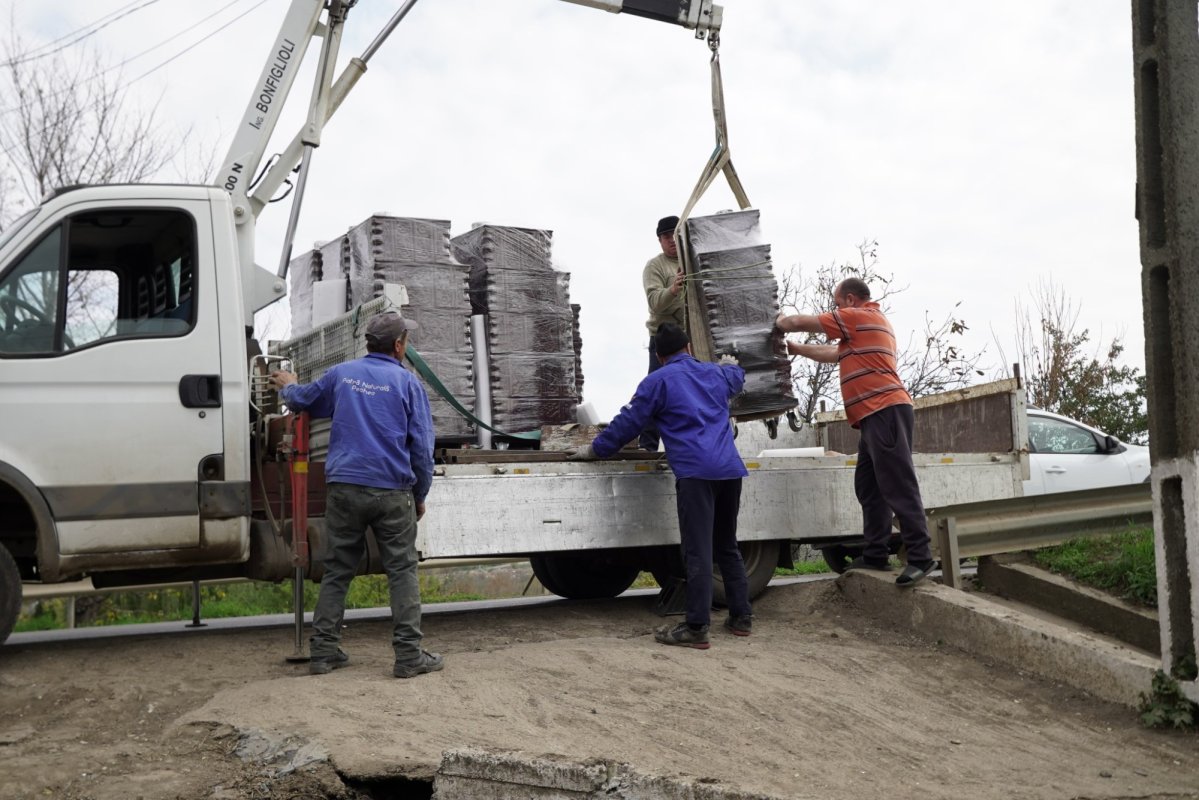 Un nou transport cu sobe a ajuns la sinistraţii din judeţul Galaţi 314120