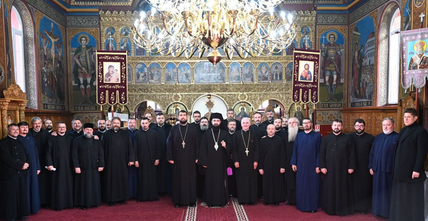 Conferință preoțească în Protopopiatul Petroșani 314257