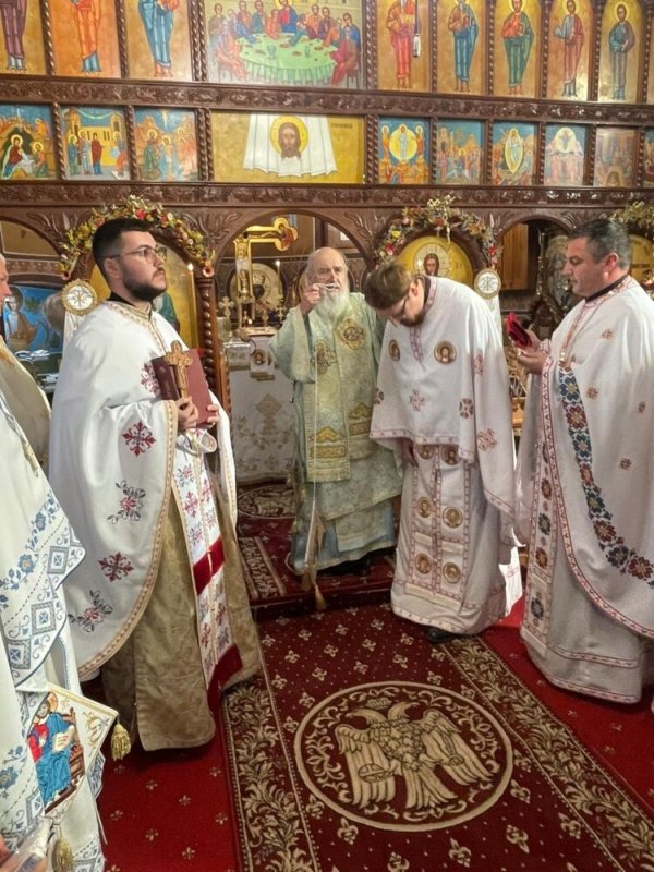 Binecuvântarea lucrărilor de la o biserică din județul Arad 314458