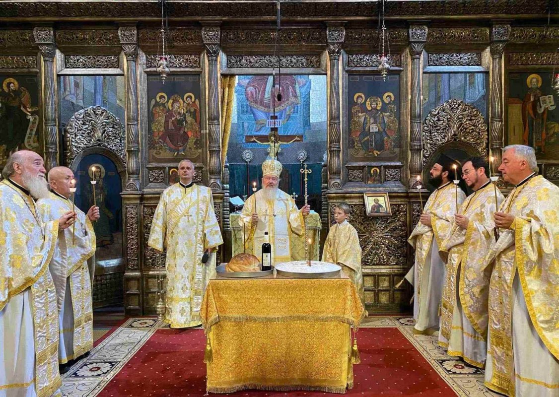 Parastas pentru ierarhii Teofil Herineanu și Justinian Chira  314425