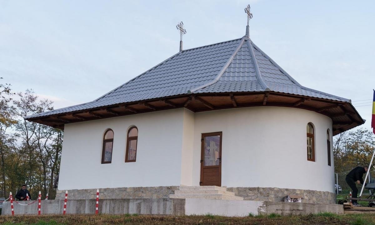 Veșmântul harului pentru două biserici din județul Botoșani 314430
