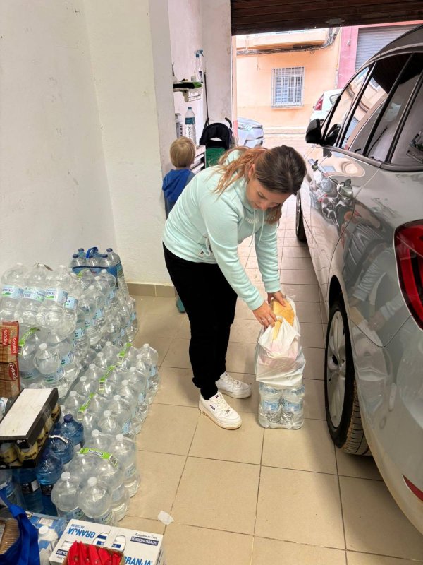 Solidaritatea românilor, un far de speranță în faţa tragediei spaniole 314742