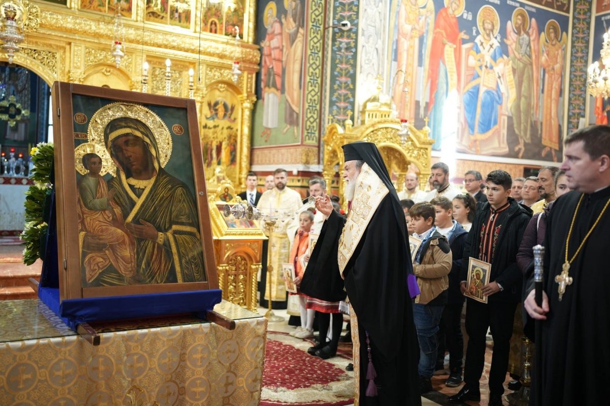 Icoană făcătoare de minuni adusă în orașul ialomițean Slobozia 314910
