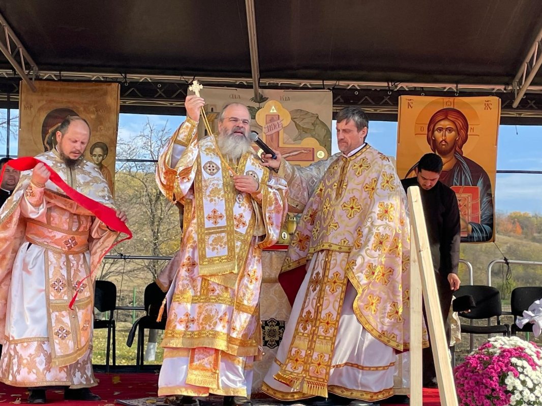 Paraclis sfințit la o parohie vasluiană 314903